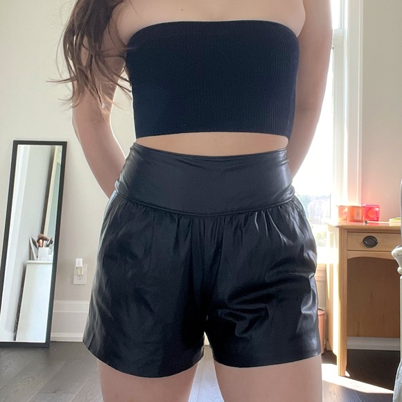 CLUB MONACO LEATHER SHORTS - Picture 2 of 6